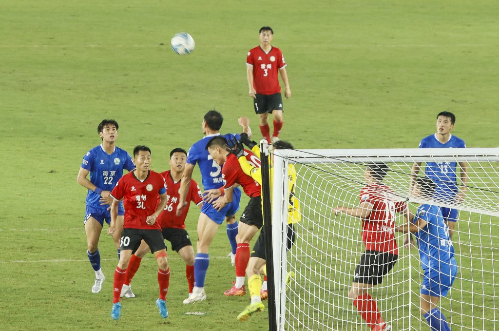 包含关键!国内足球战队紧张备战冲刺争胜的词条 包含关键!国内足球战队紧张备战冲刺争胜的词条