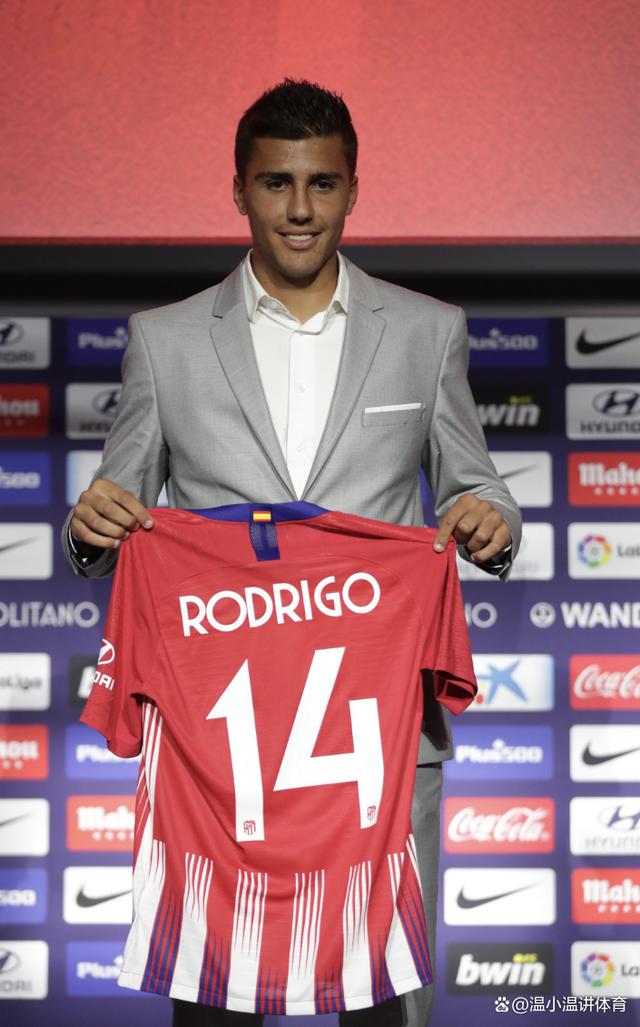 包含足球明星们在比赛中展现个人魅力的词条 包含足球明星们在比赛中展现个人魅力的词条