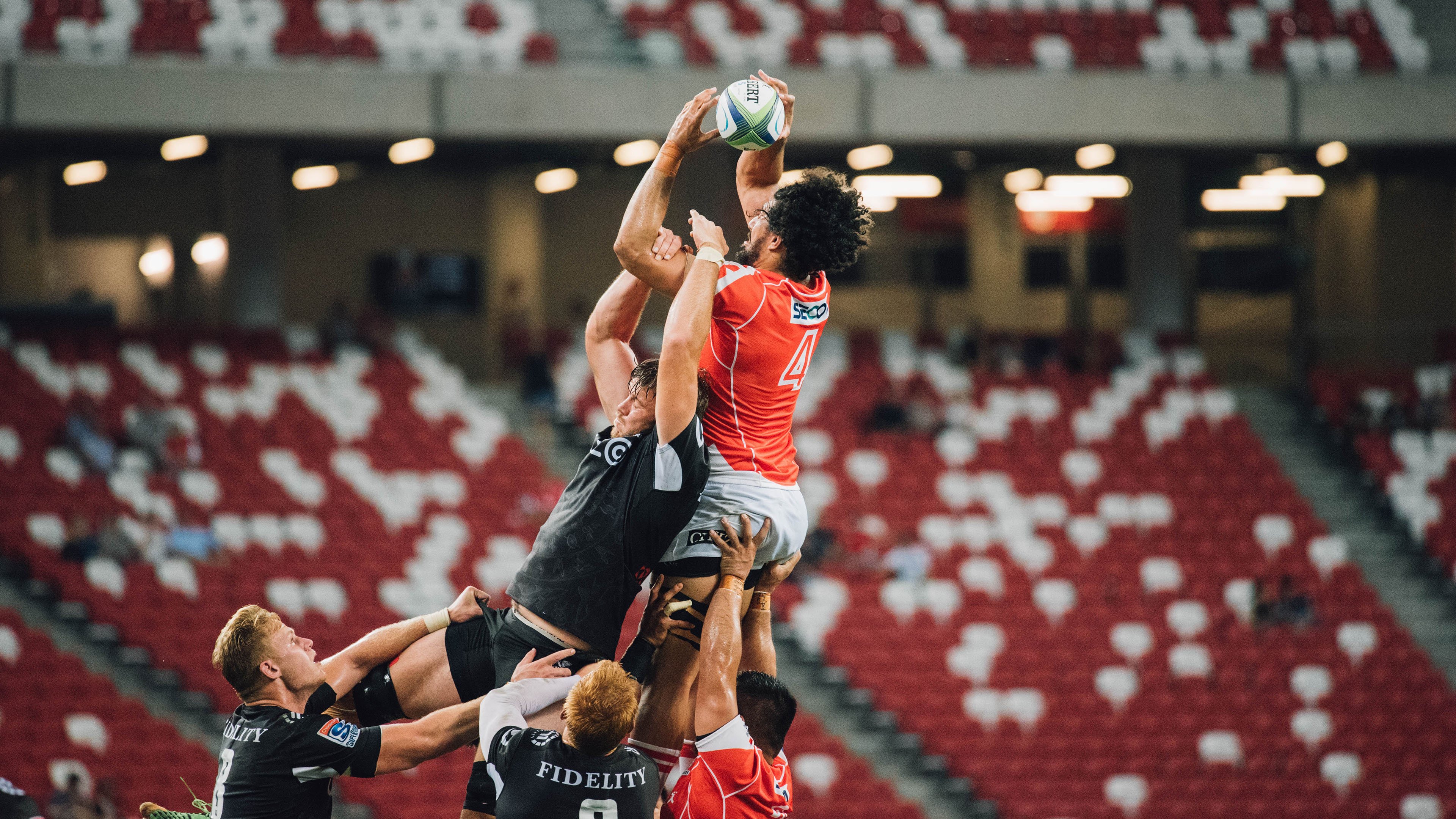 赛道与球场，F1年度争冠焦点战与森林狼碾压76人的双重奏